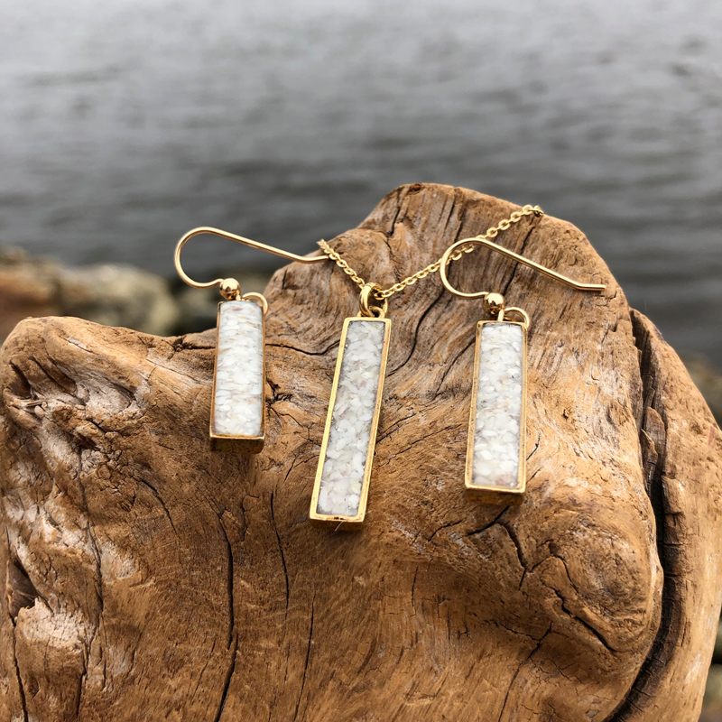 Crushed Oyster Shell Rectangle Jewelry Set - Gold