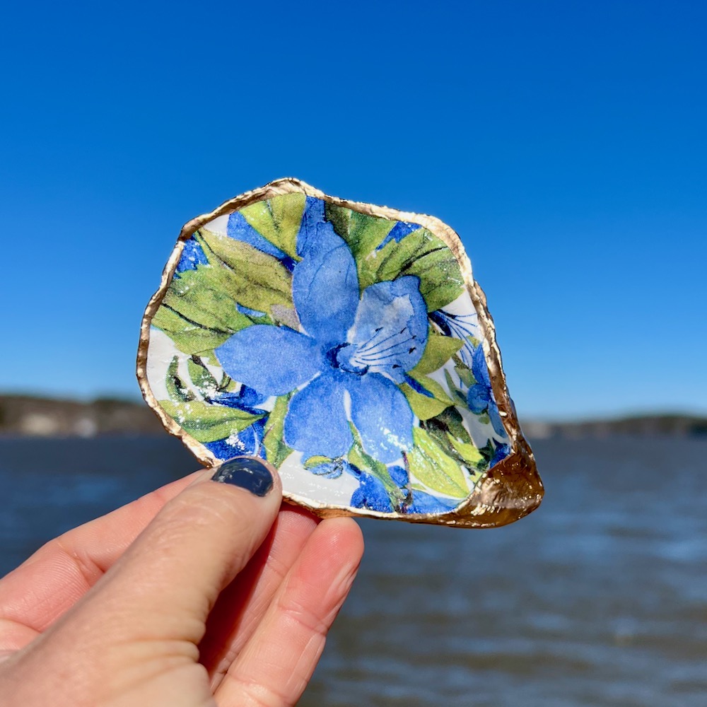Clematis Oyster Shell Ring Dish